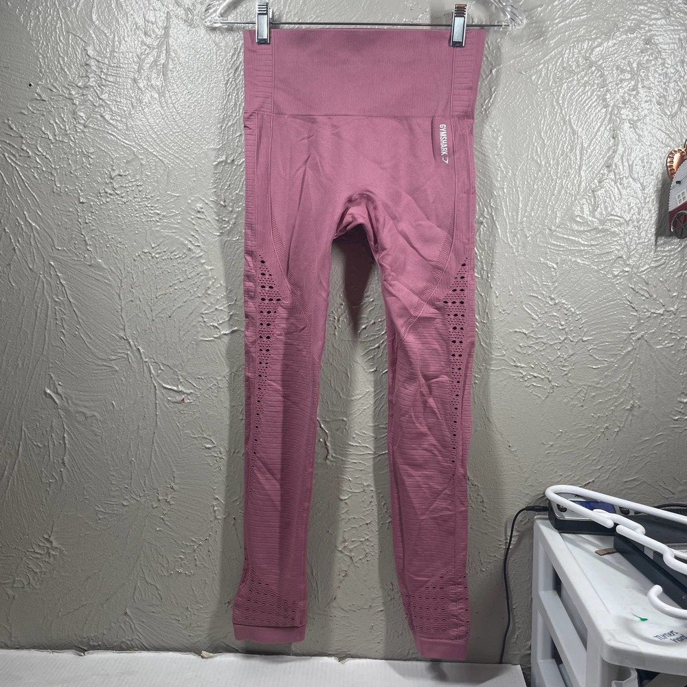 Gymshark Energy+ High Waisted Cropped‎ Legging pink size small